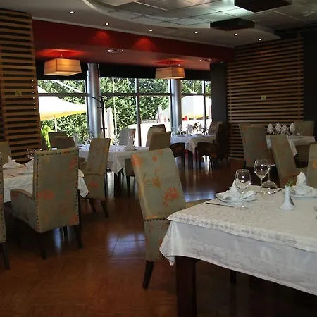 Class Hotel