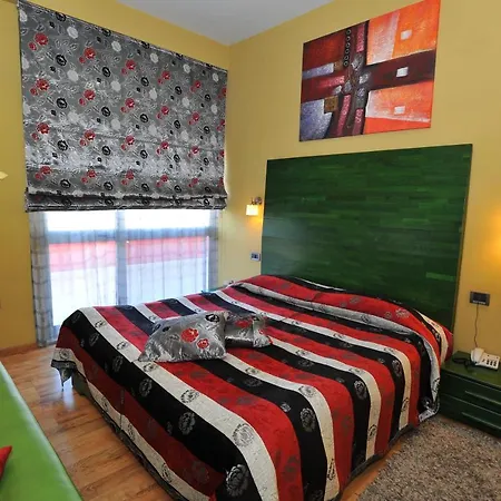 Class Hotel