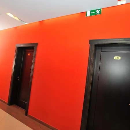 Class Hotel