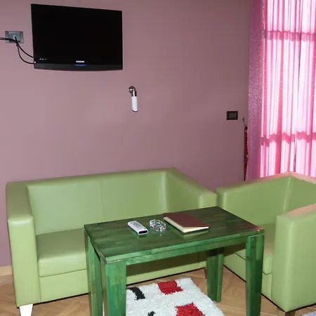 Class Hotel