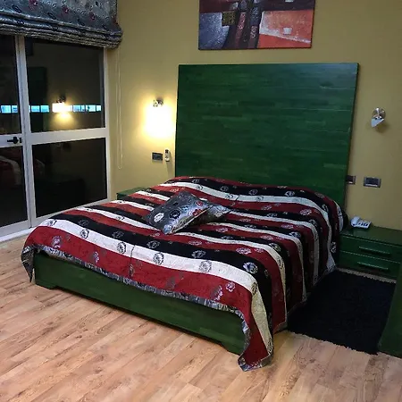 Hotel Class 4*